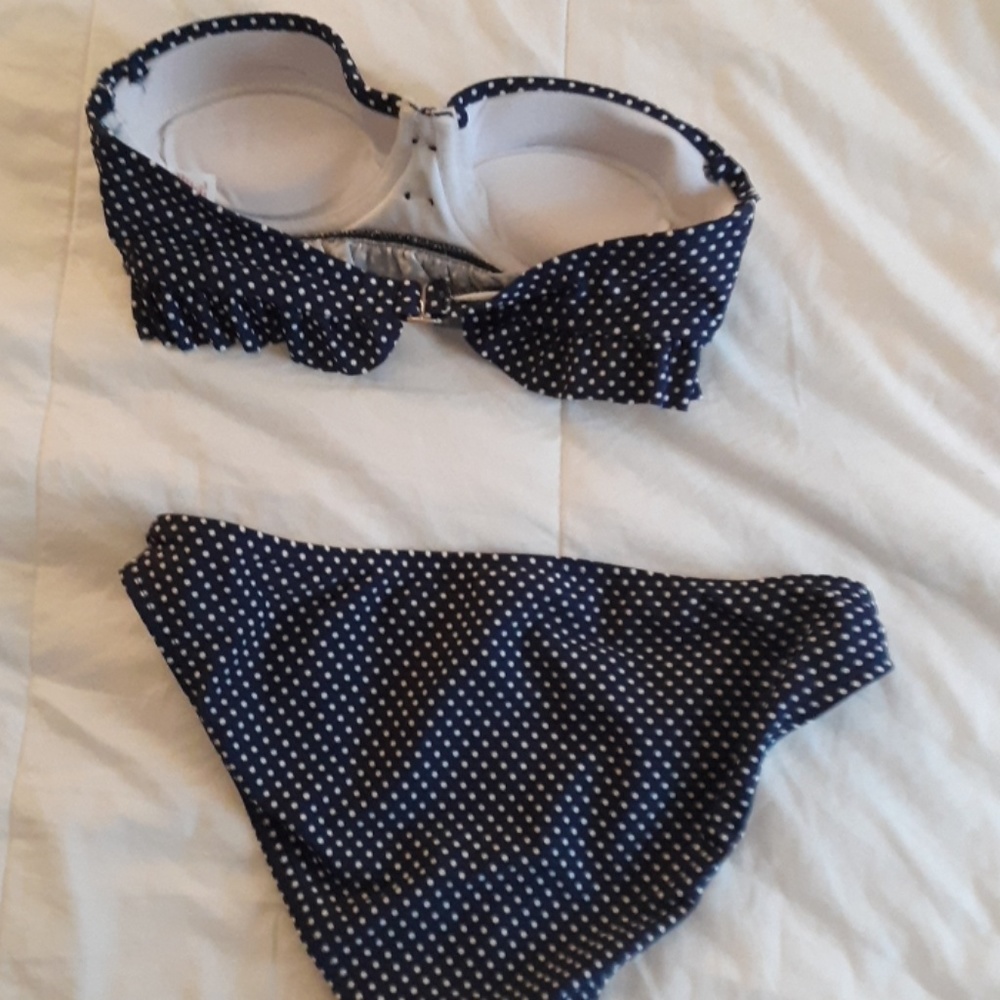 Bathing suit - Picture 2 of 4